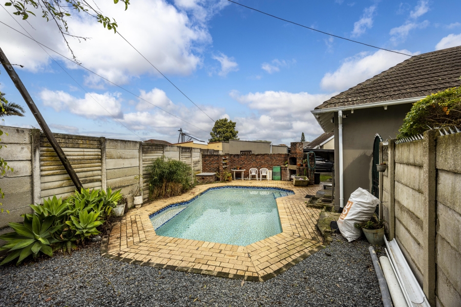 3 Bedroom Property for Sale in Cambridge West Eastern Cape